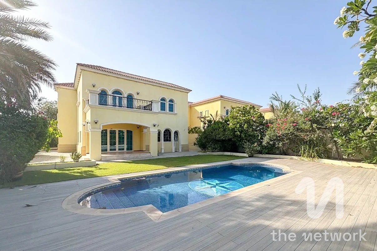 Corner Plot | District 6 | Ready to Move in | Pool