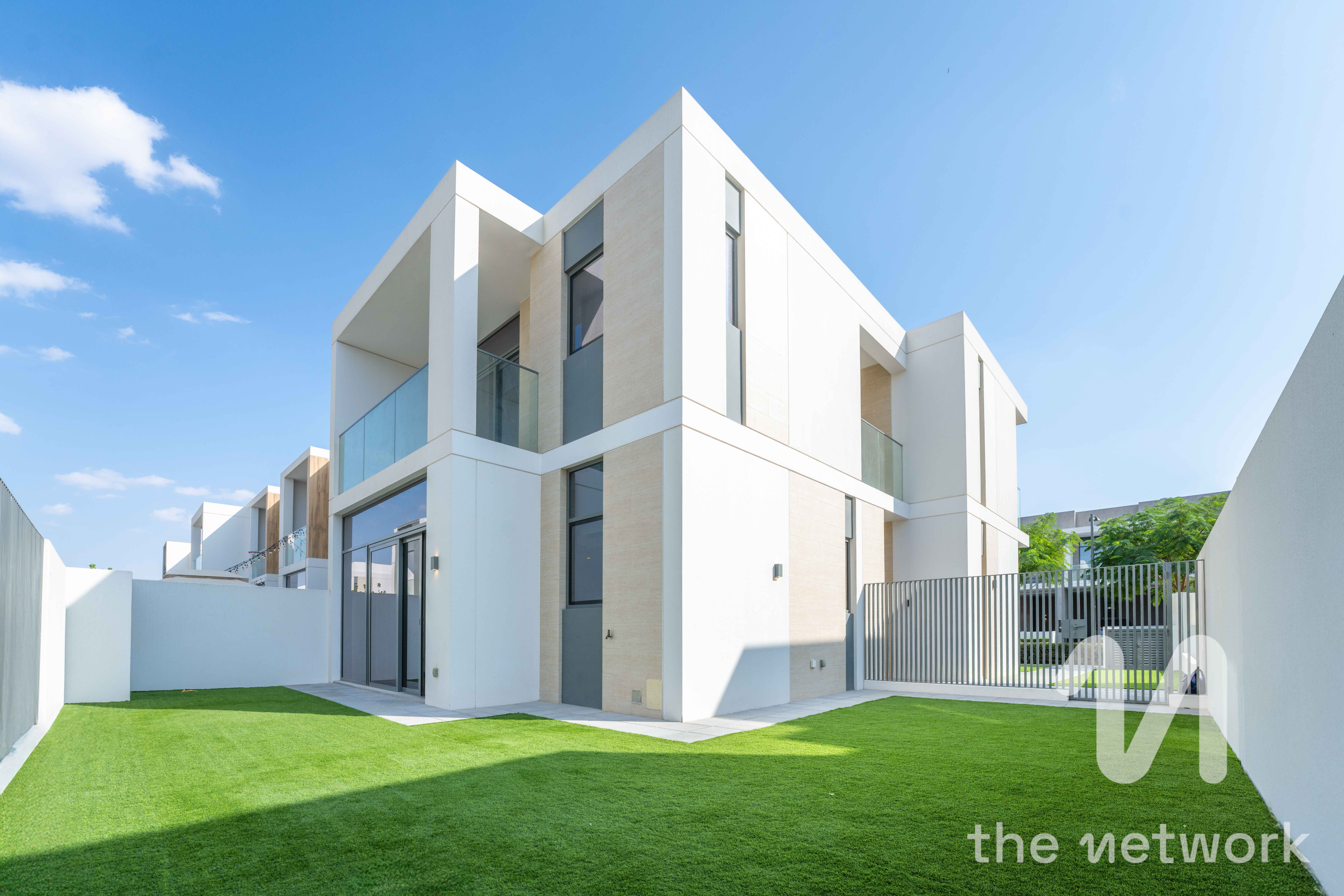 Close to amenities | Landscaped | Family home