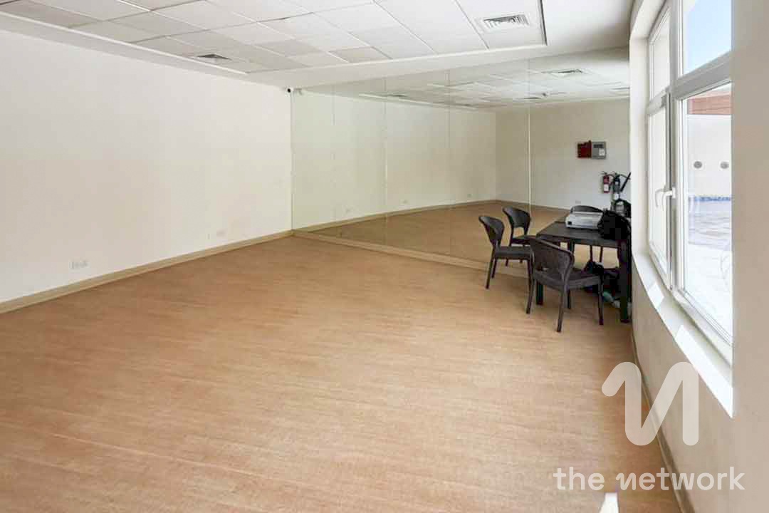 Bright Studio| Large Layout | Community View