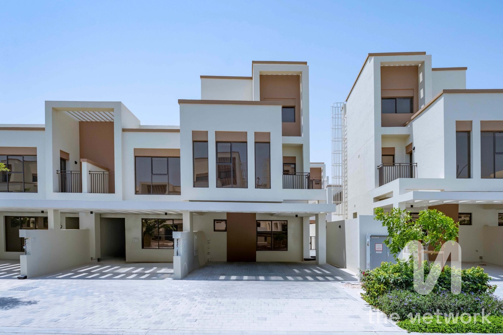 B2B | Vacant and Ready | Luxurious 5BR TH