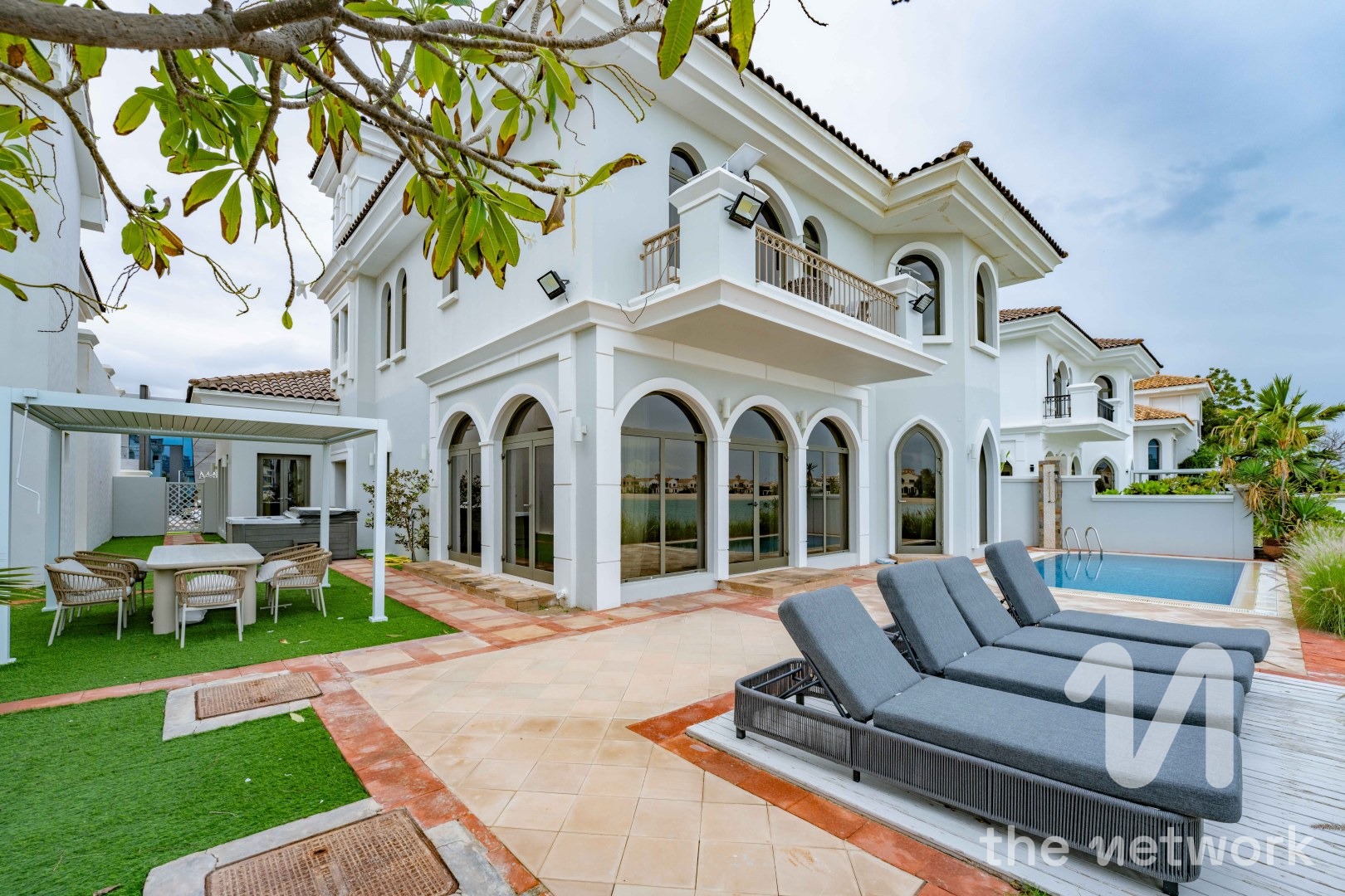 Fully Furnished | Stunning View | Upgraded