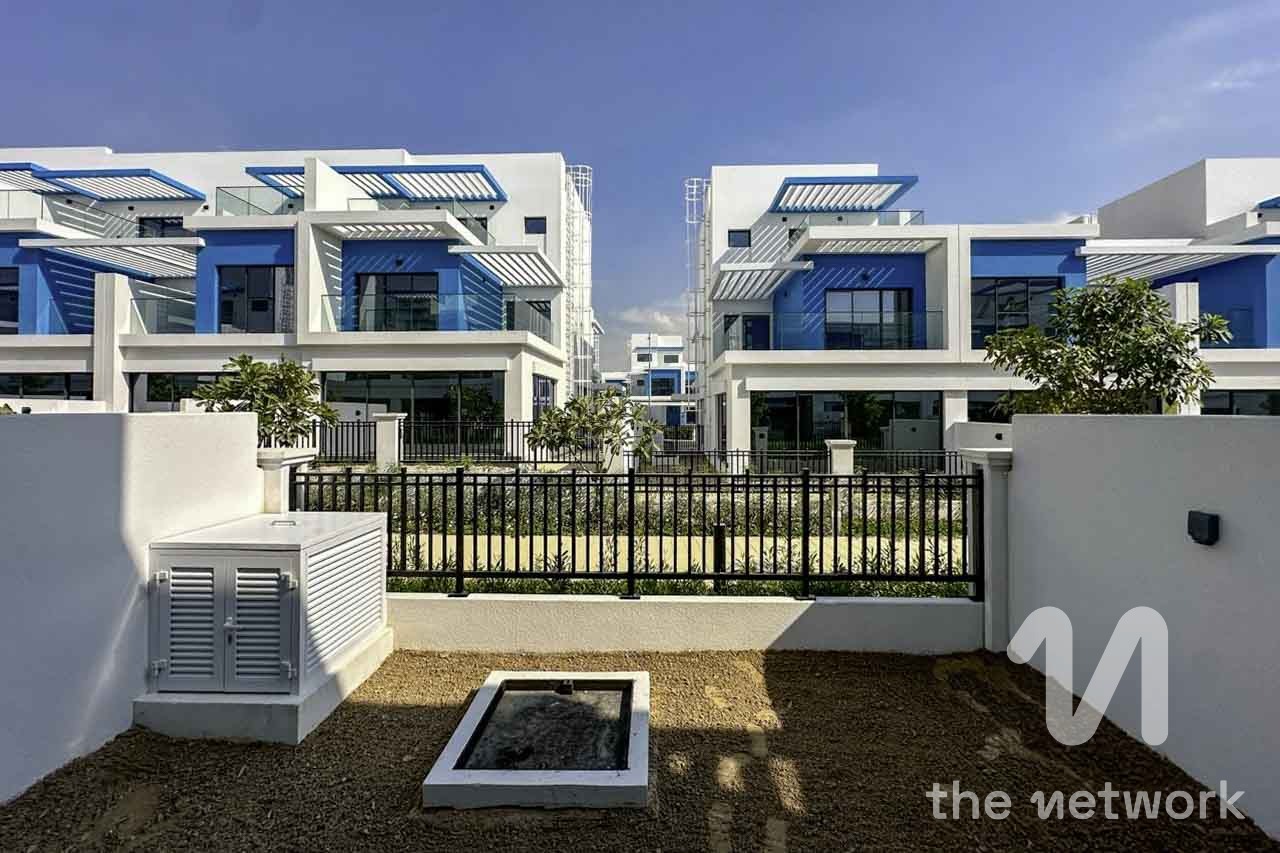 Stunning 5BR Townhouse | 6 Baths | Damac Lagoons