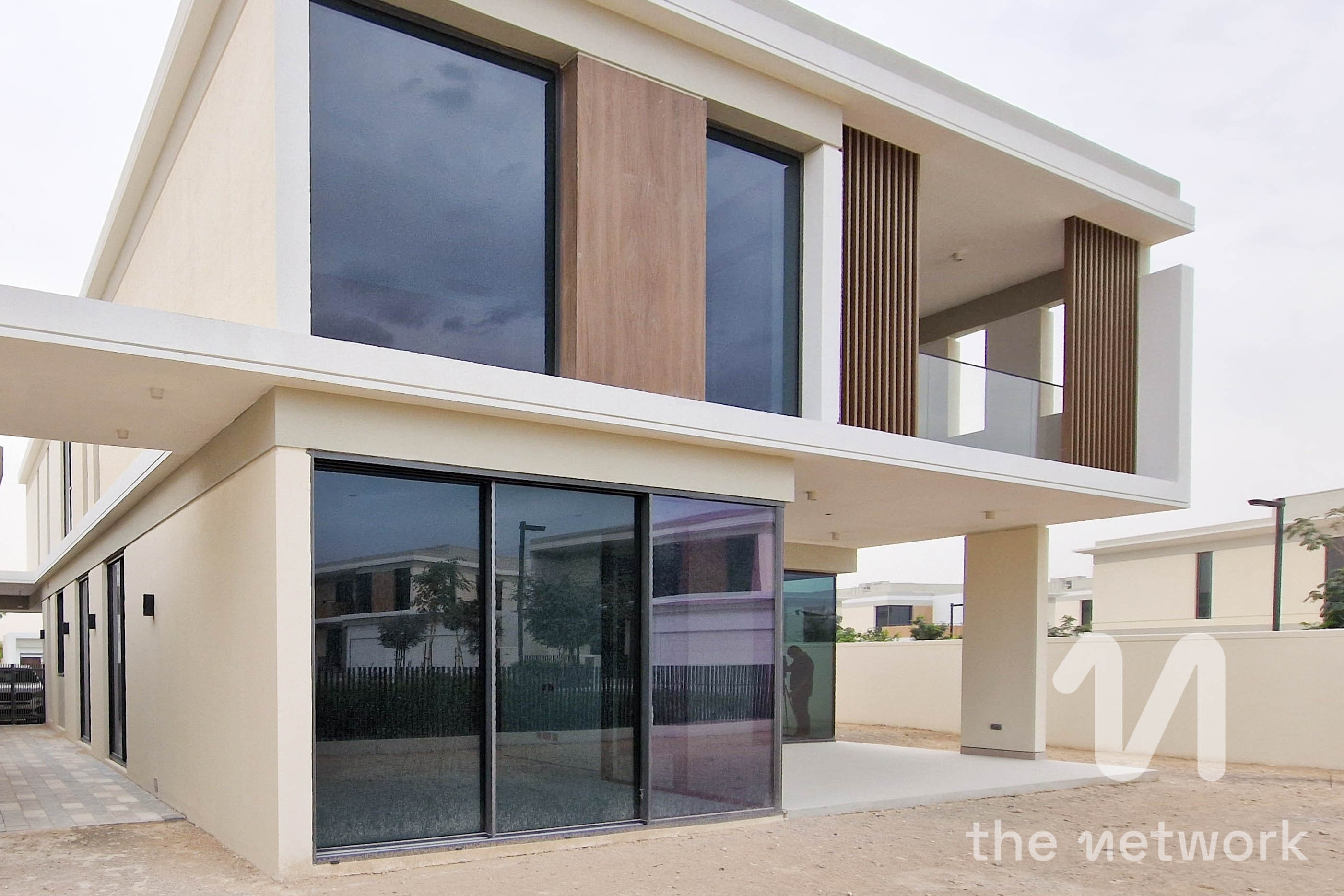 Large Plot | Single Row | Ready To Move