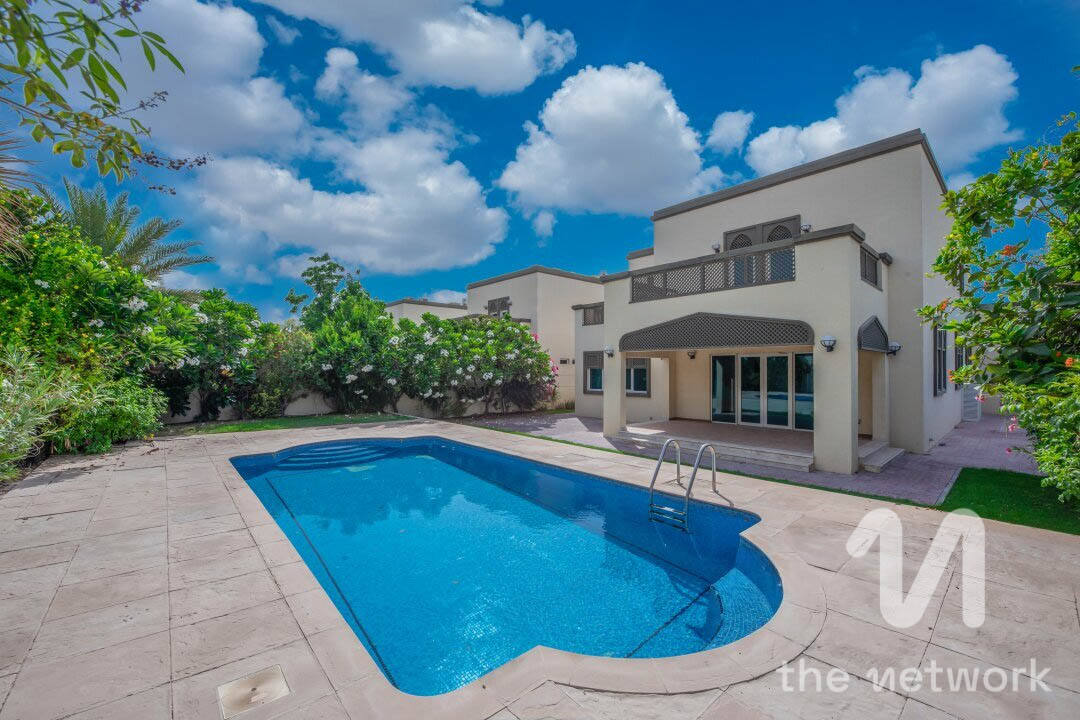 Private Pool | AMC | Available May | District 4